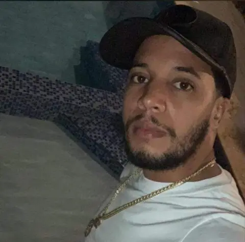 Kalifa estaba sentado y llegaron y le t1rar0n 4 y lo mandaron al otro mundo 🌎