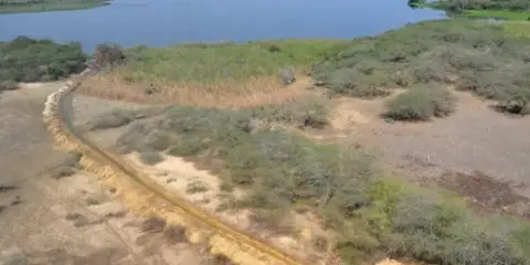 Opinión; Muro y Medio Ambiente