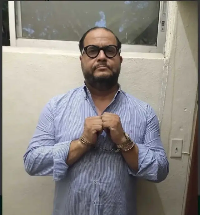 La Policía apresa a Aquiles Jiménez Transitaba en un vehículo con placa oficial no registrada y un chaleco antibalas