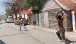 *Haitiano le deja los intestinos a la vista de una estocada a un compatriota en Dajabón*