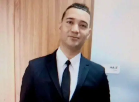 Joven cae abatido por delincuentes en su motor