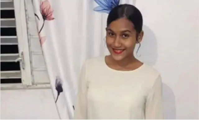 Mujer celosa ataca una joven a batazos