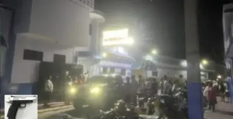 Adulto mayor resulta herida durante enfrentamiento entre civiles y agentes policiales