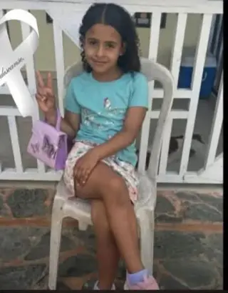Niña fallece tras ser arrastrada por la corriente de un río 😭